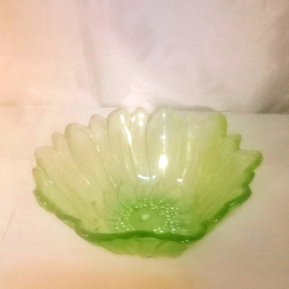 Lily Ponds Bowl- Green